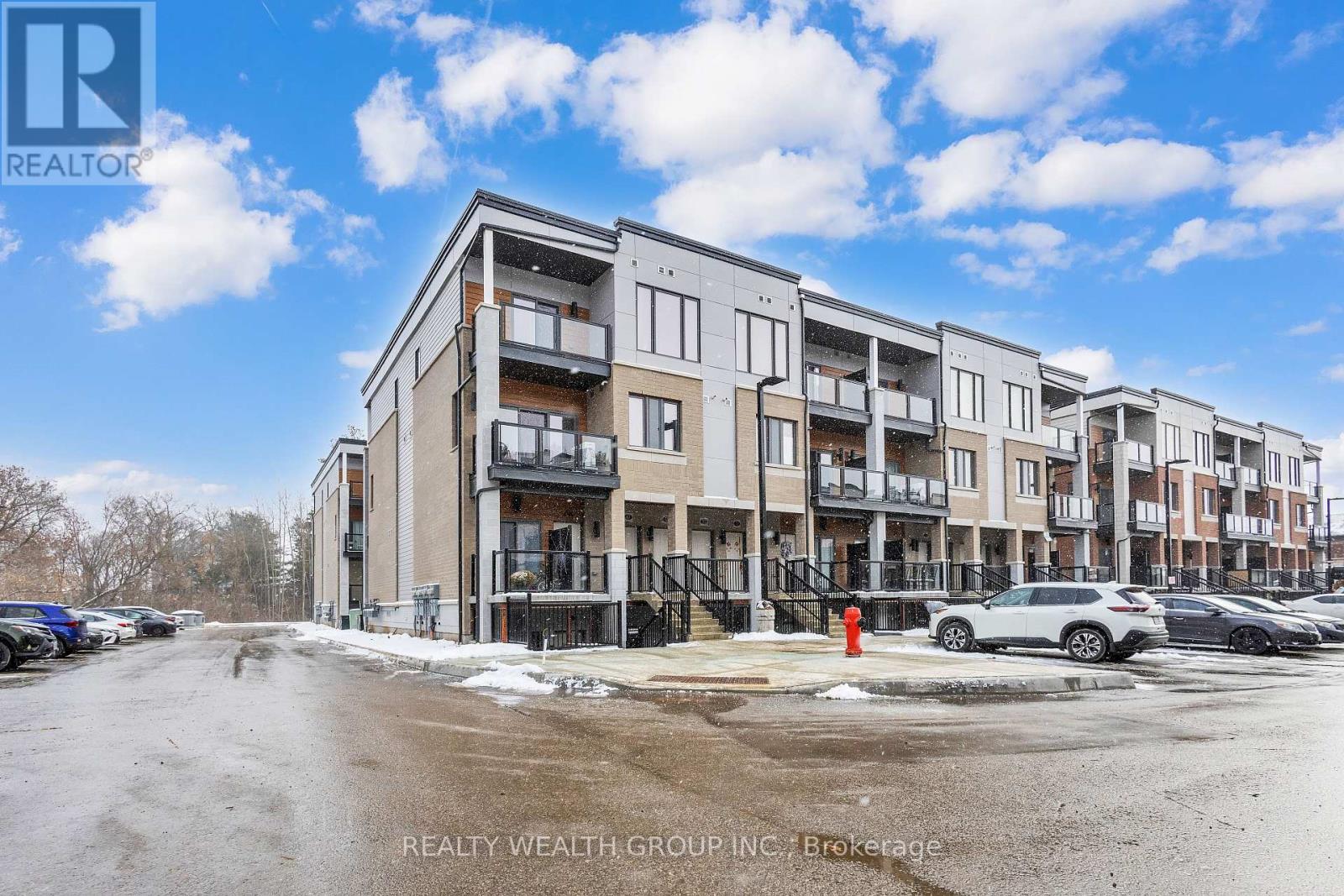 69 - 25 ISHERWOOD AVENUE N Property Photo 1