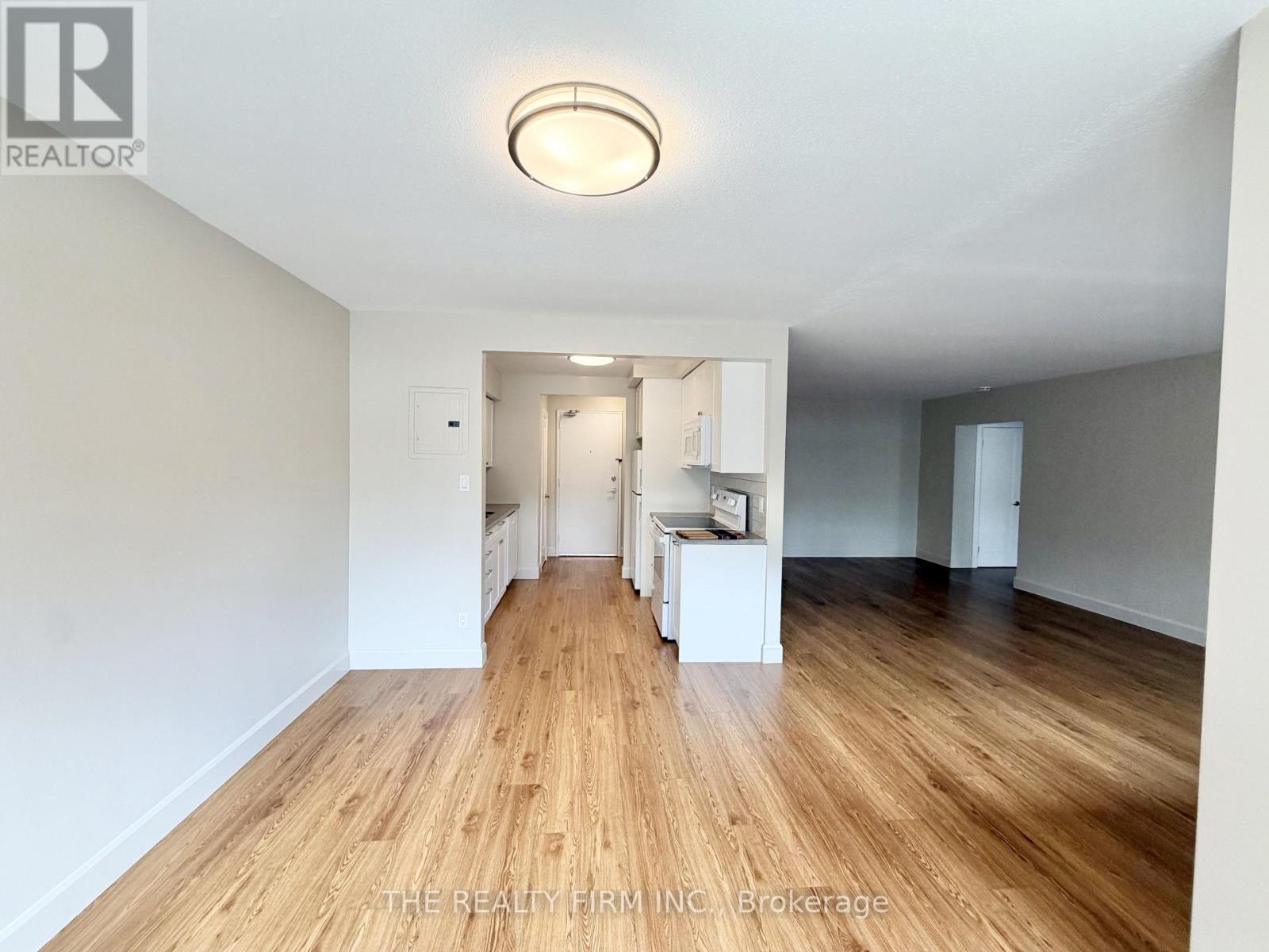 209 - 10 Beechwood Place Property Photo 5