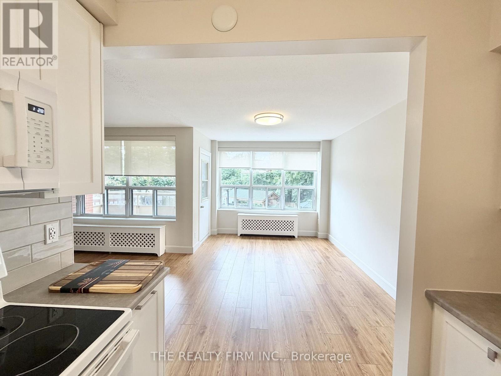 209 - 10 Beechwood Place Property Photo 8