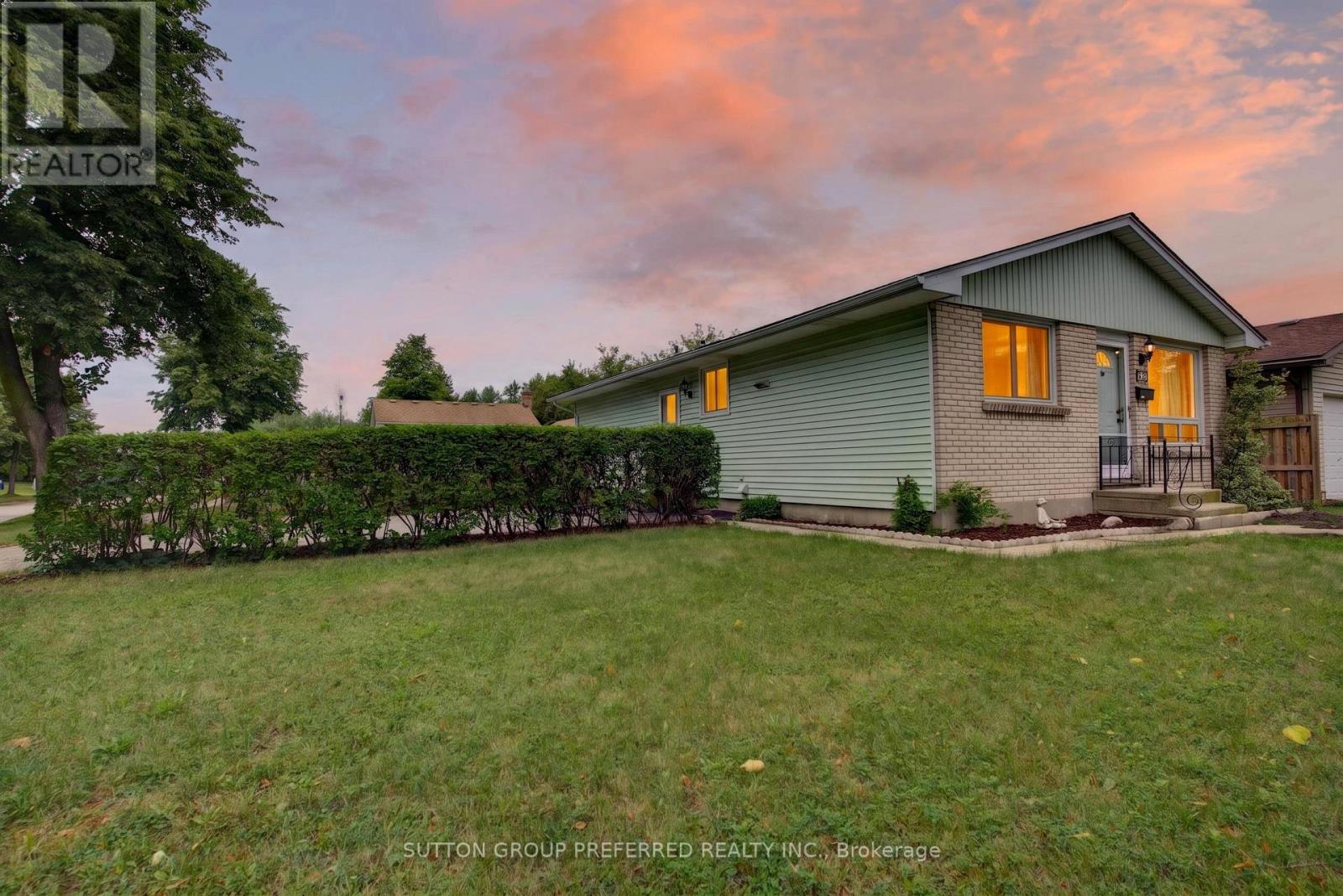 53 Renny Crescent Property Photo 6
