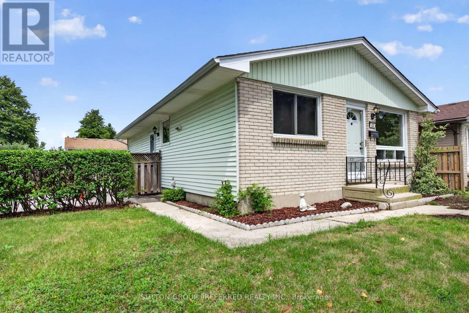 53 Renny Crescent Property Photo 7