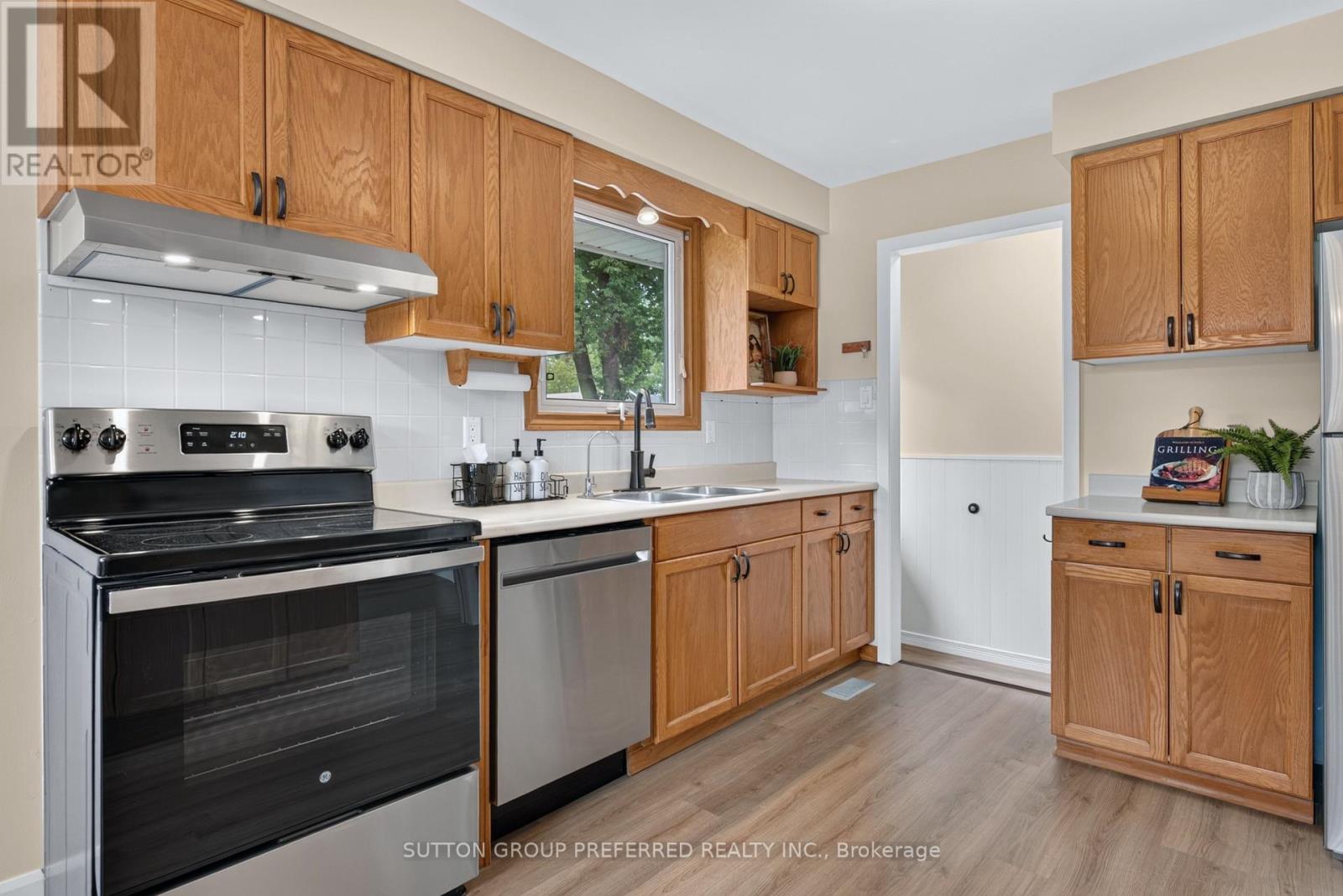 53 Renny Crescent Property Photo 17