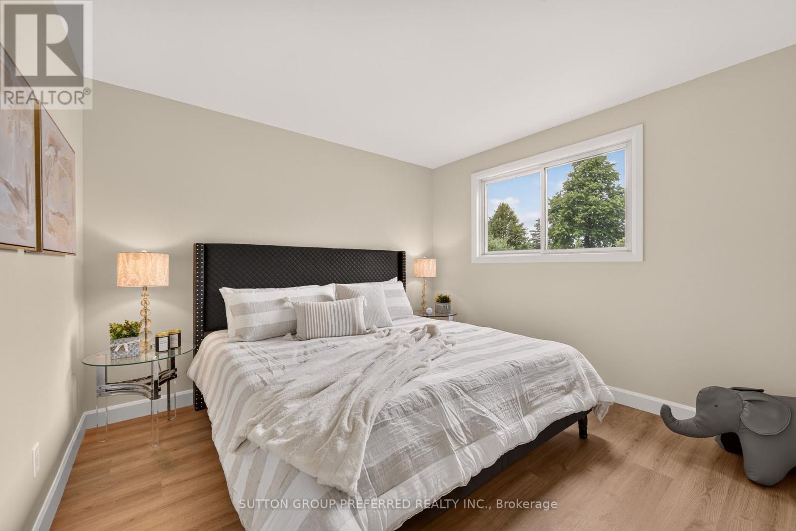 53 Renny Crescent Property Photo 23