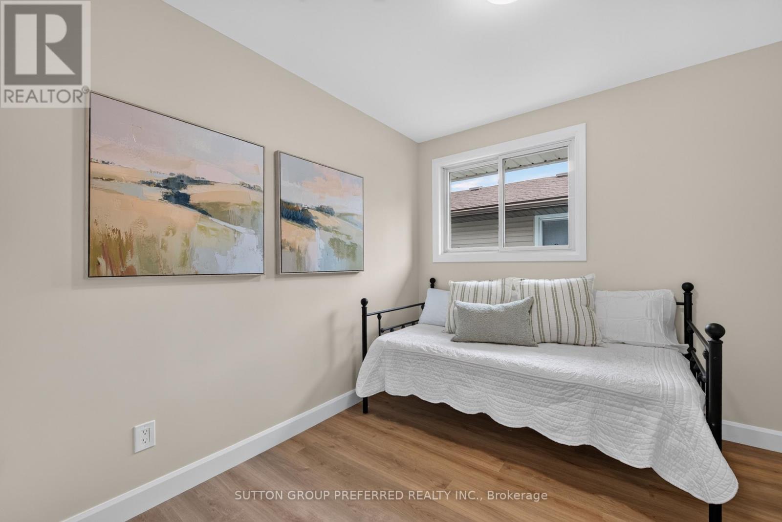 53 Renny Crescent Property Photo 26