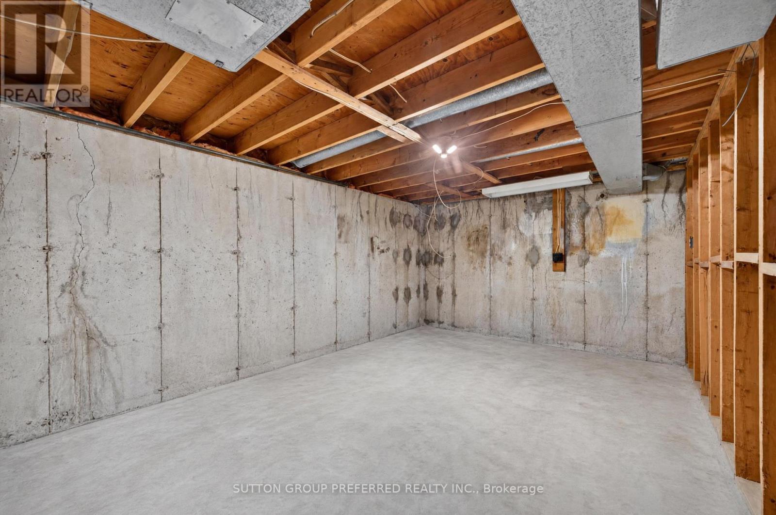 53 Renny Crescent Property Photo 35