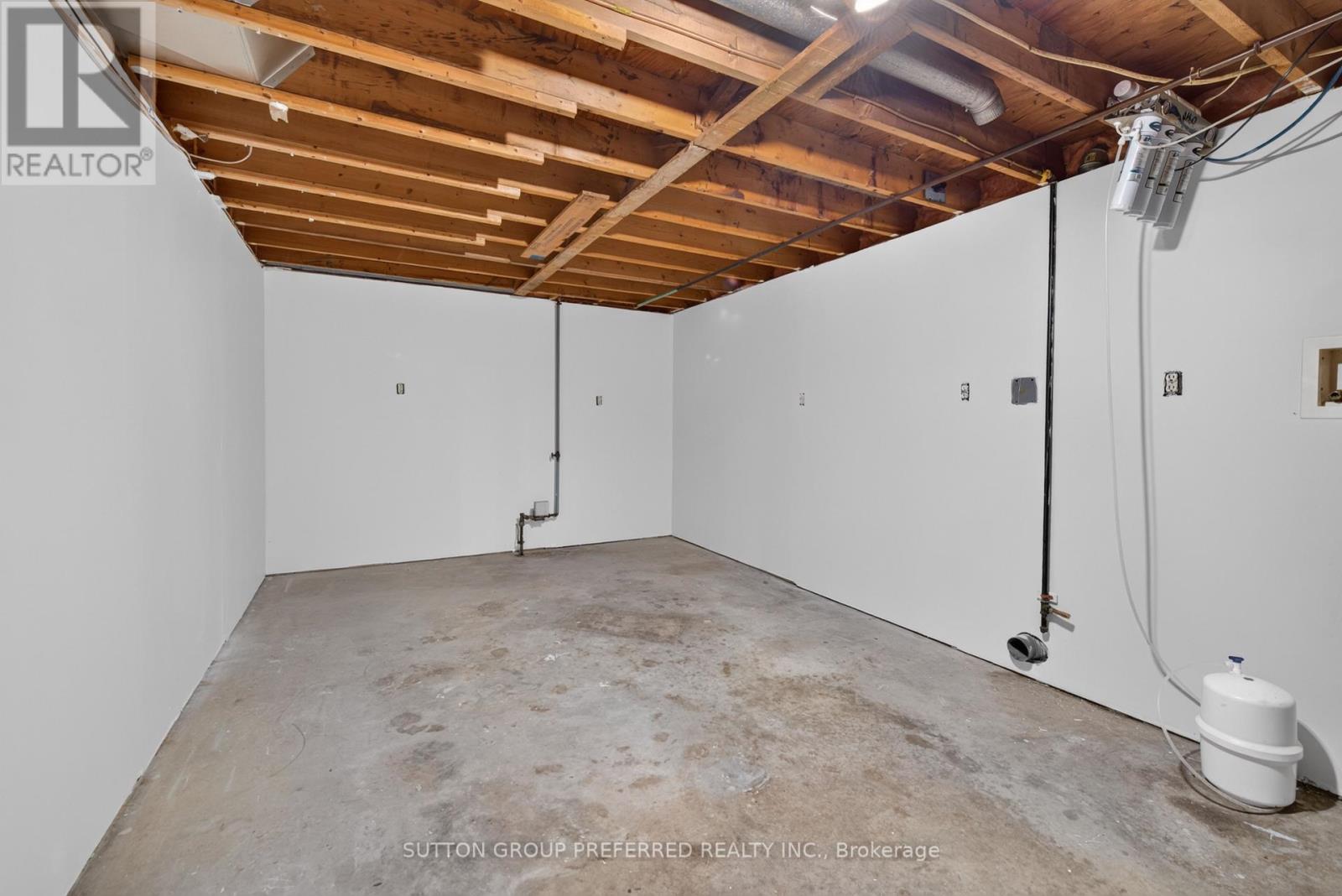 53 Renny Crescent Property Photo 36