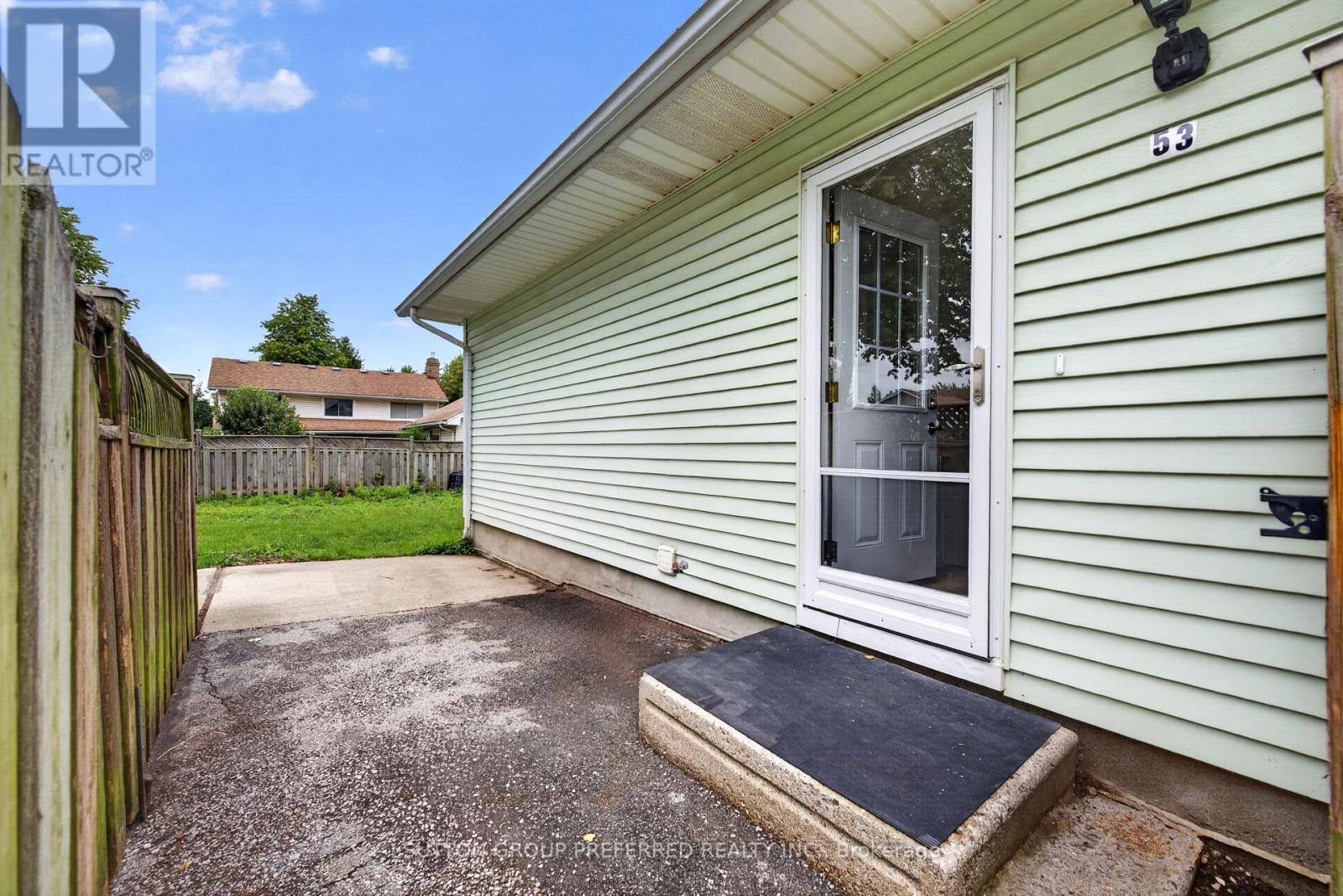 53 Renny Crescent Property Photo 38