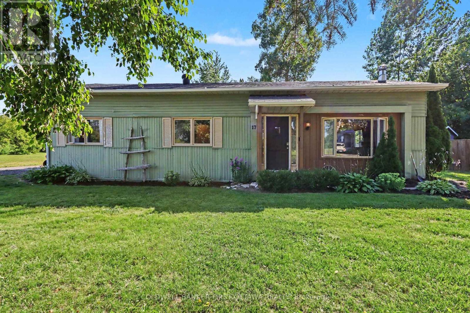 17 Bridle Path Property Photo 3