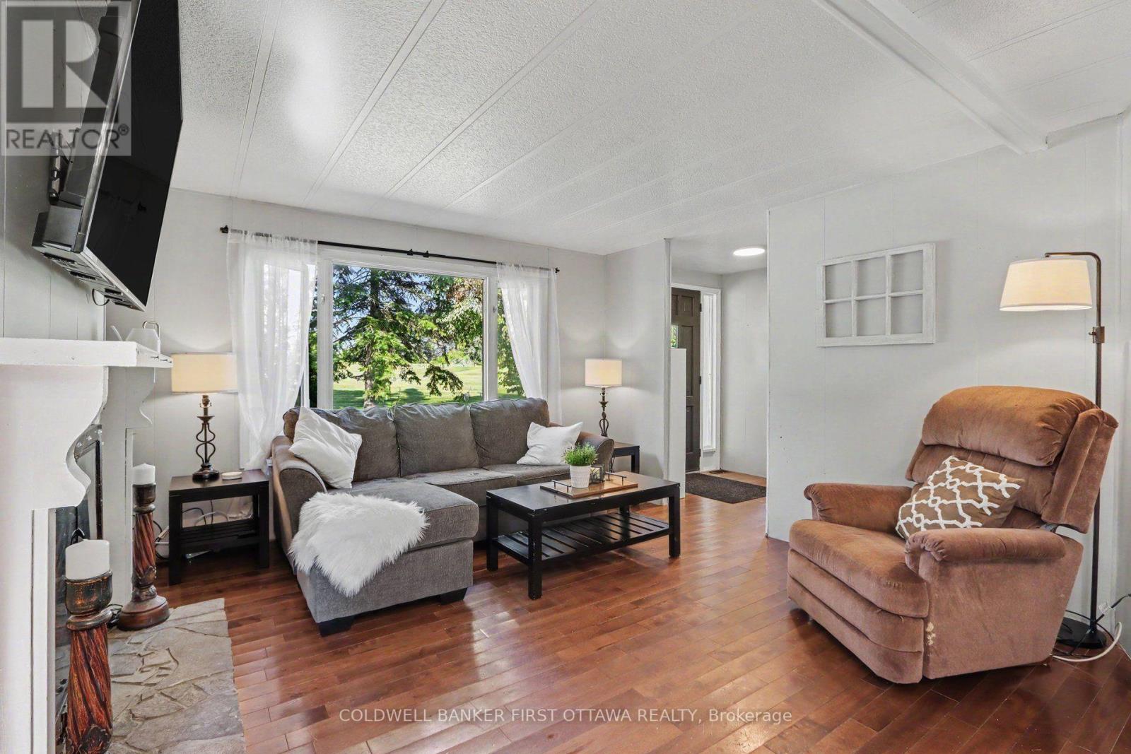 17 Bridle Path Property Photo 7