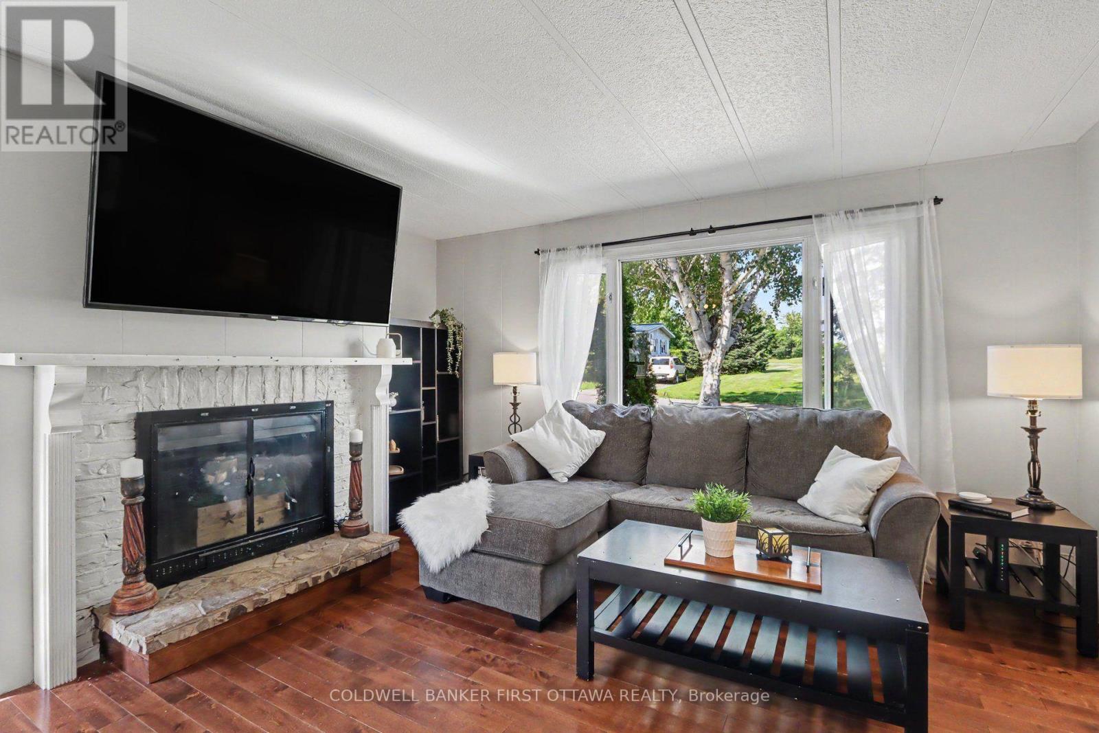 17 Bridle Path Property Photo 8