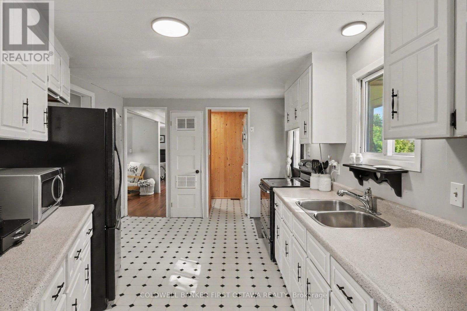 17 Bridle Path Property Photo 14