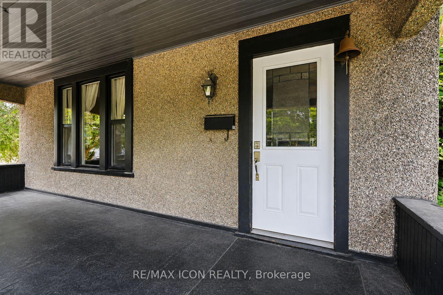 31 Mount Pleasant Avenue Property Photo 2