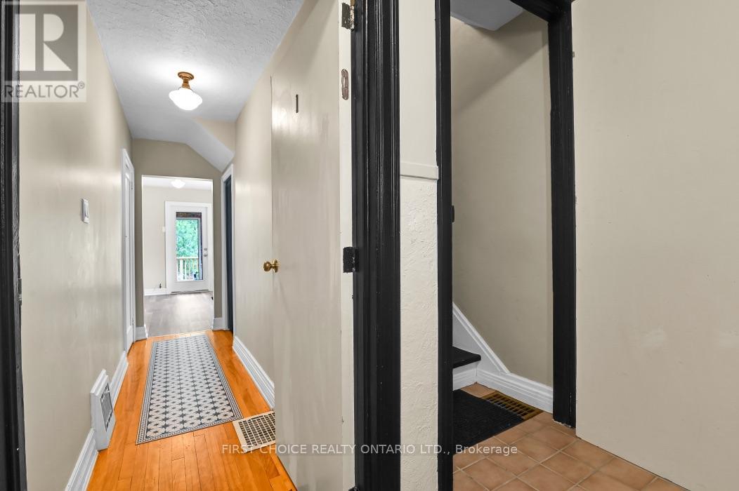 9 Huron Avenue Property Photo 4