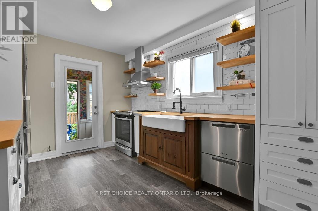 9 Huron Avenue Property Photo 6