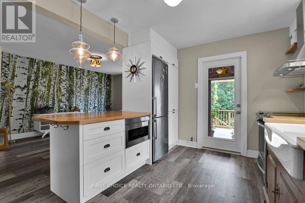 9 Huron Avenue Property Photo 7