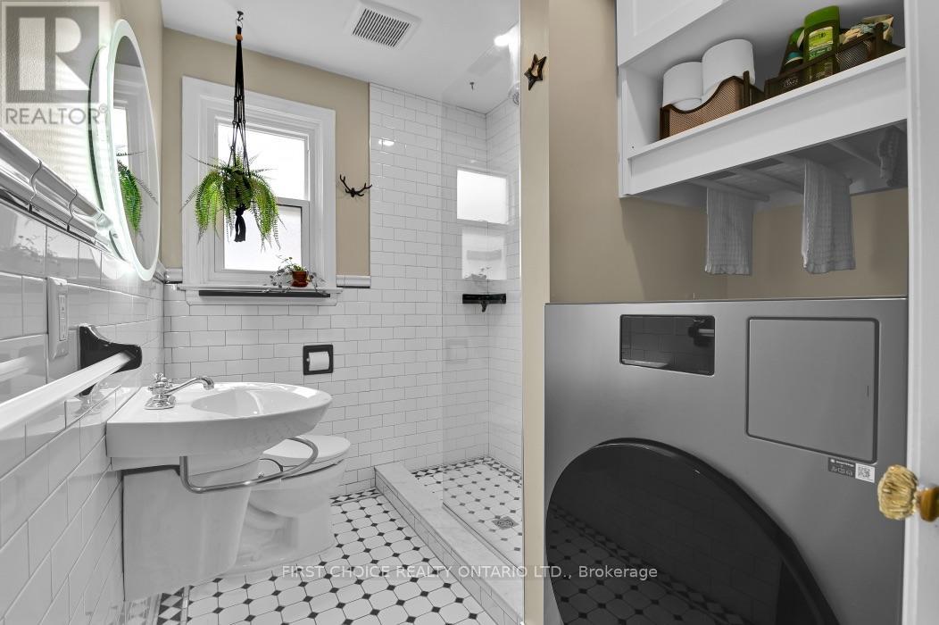 9 Huron Avenue Property Photo 13