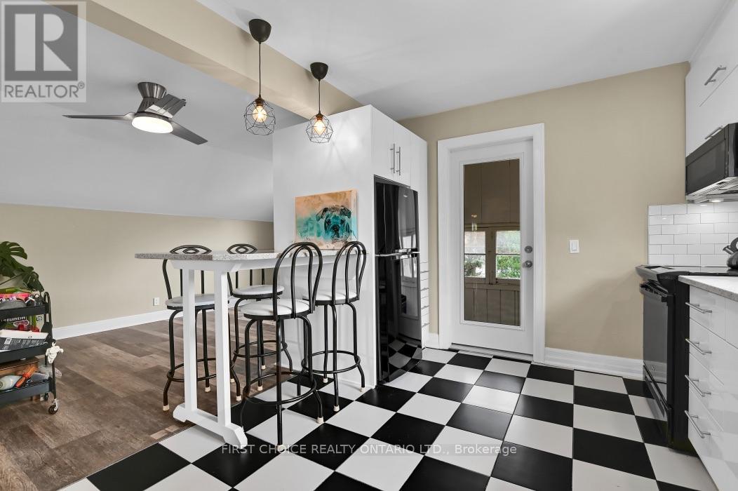 9 Huron Avenue Property Photo 17