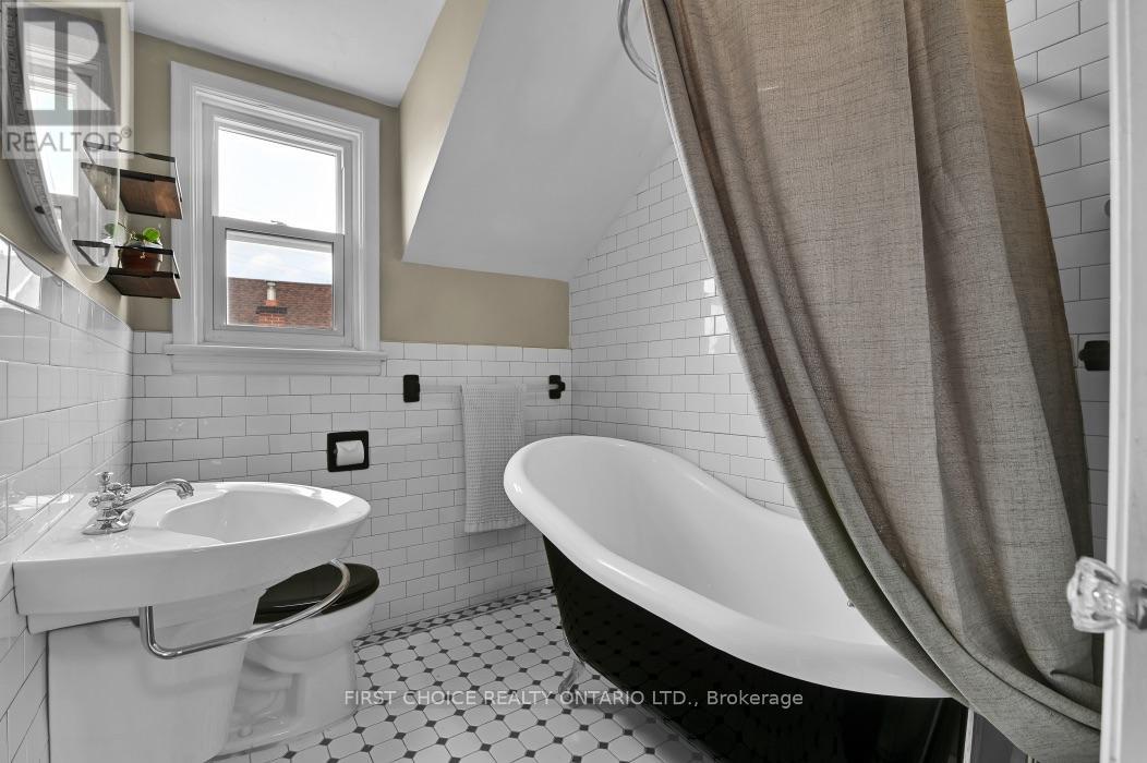 9 Huron Avenue Property Photo 23