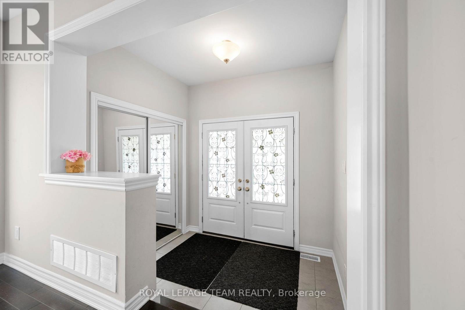 127 Solaris Drive Property Photo 2