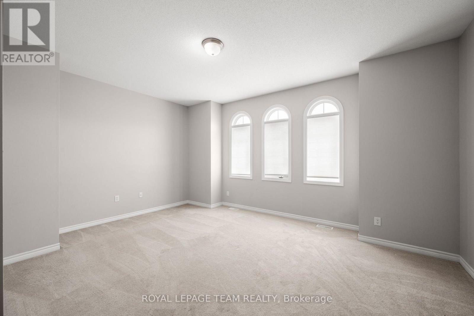 127 Solaris Drive Property Photo 11
