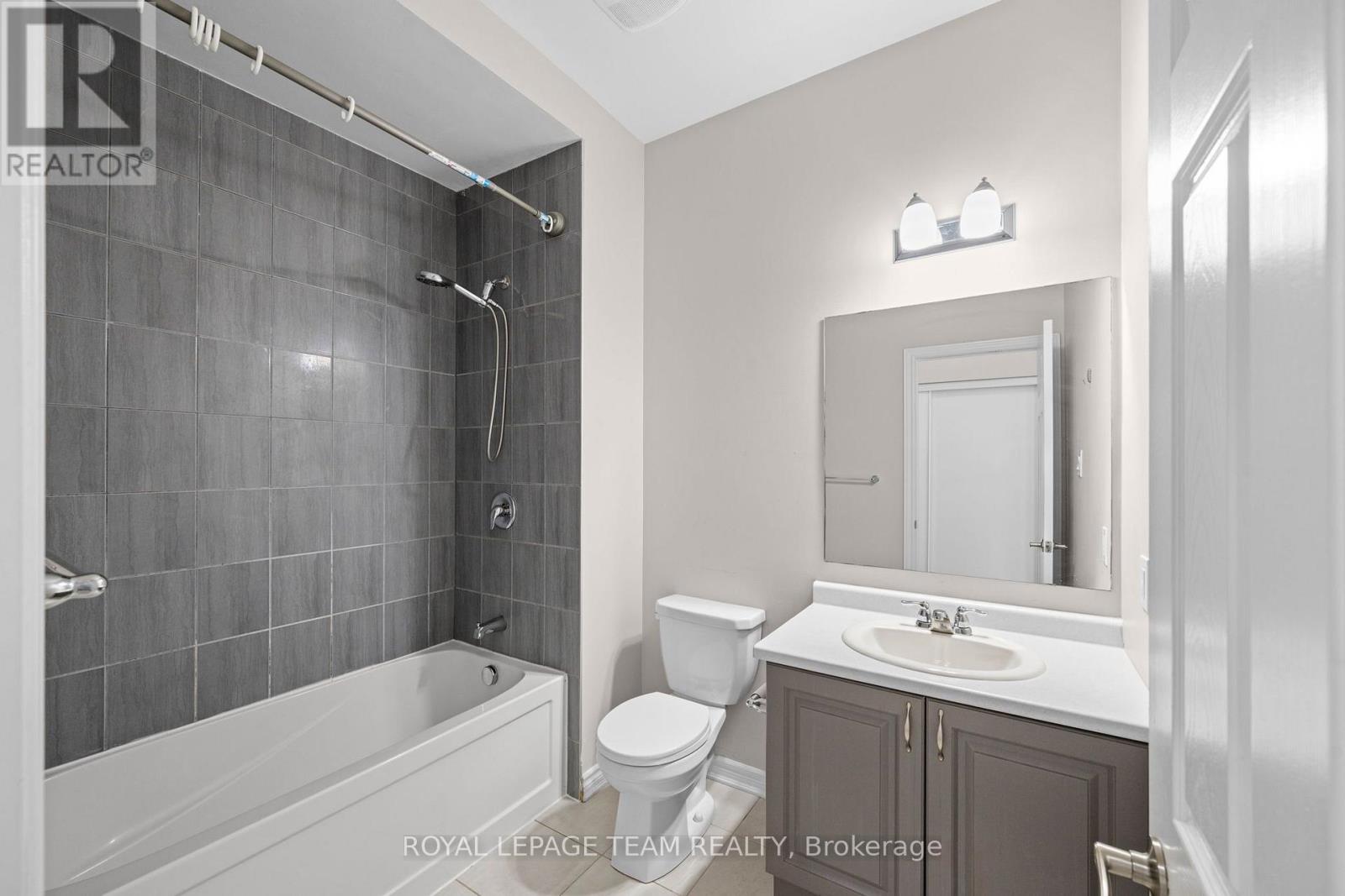 127 Solaris Drive Property Photo 13