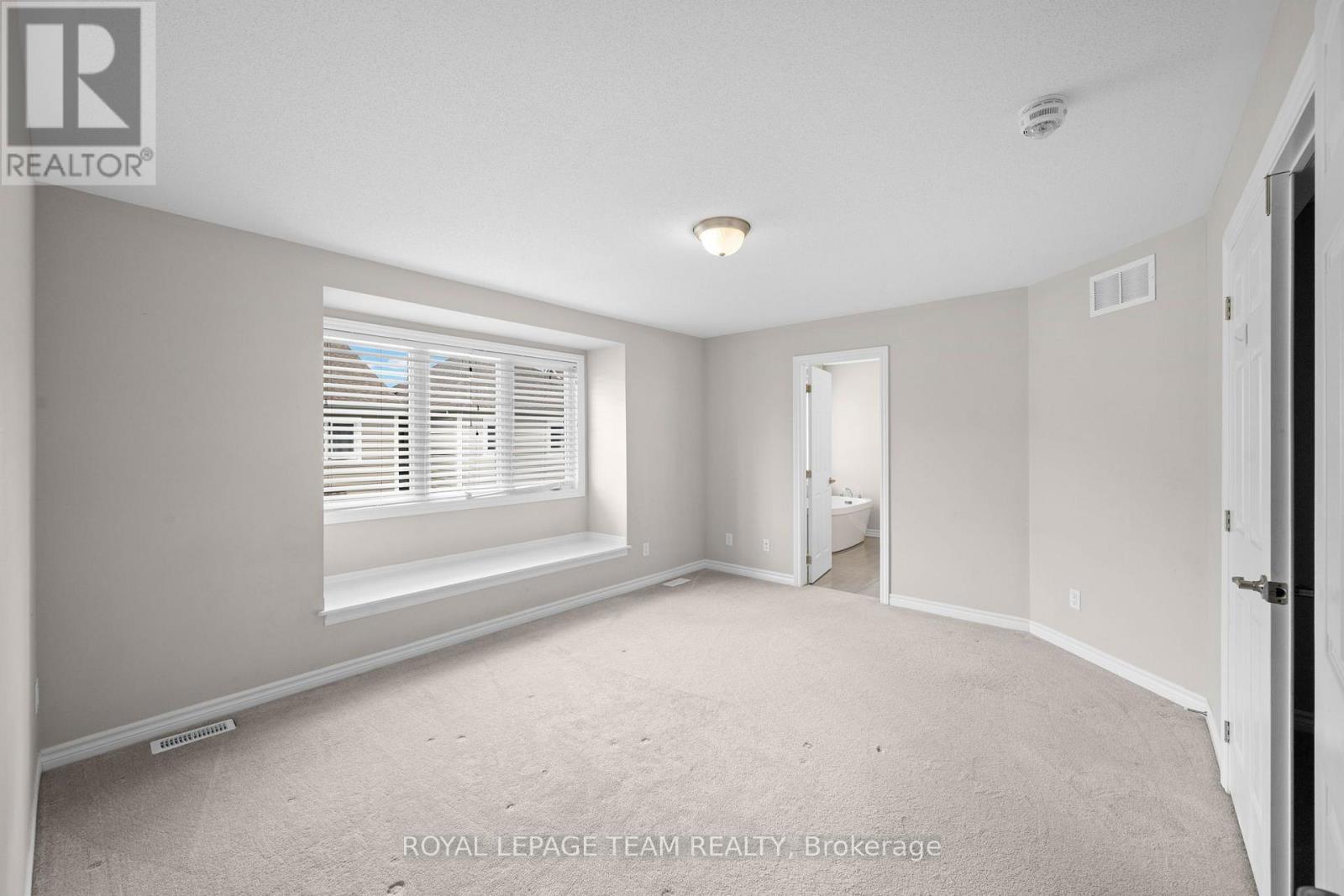 127 Solaris Drive Property Photo 14