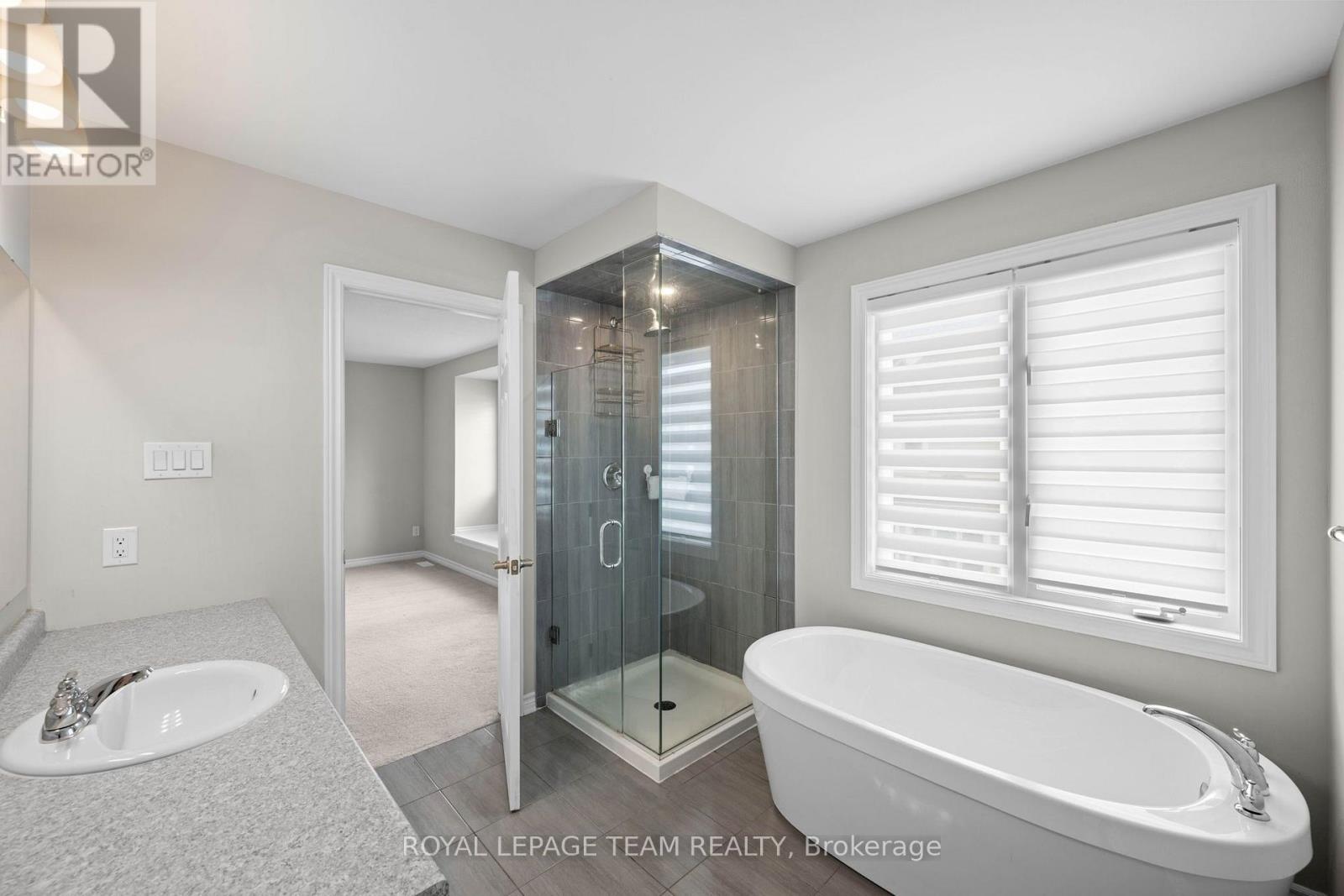 127 Solaris Drive Property Photo 16