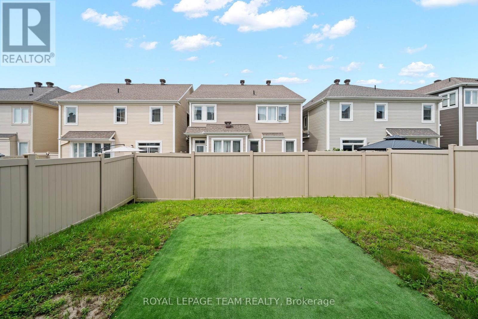 127 Solaris Drive Property Photo 24