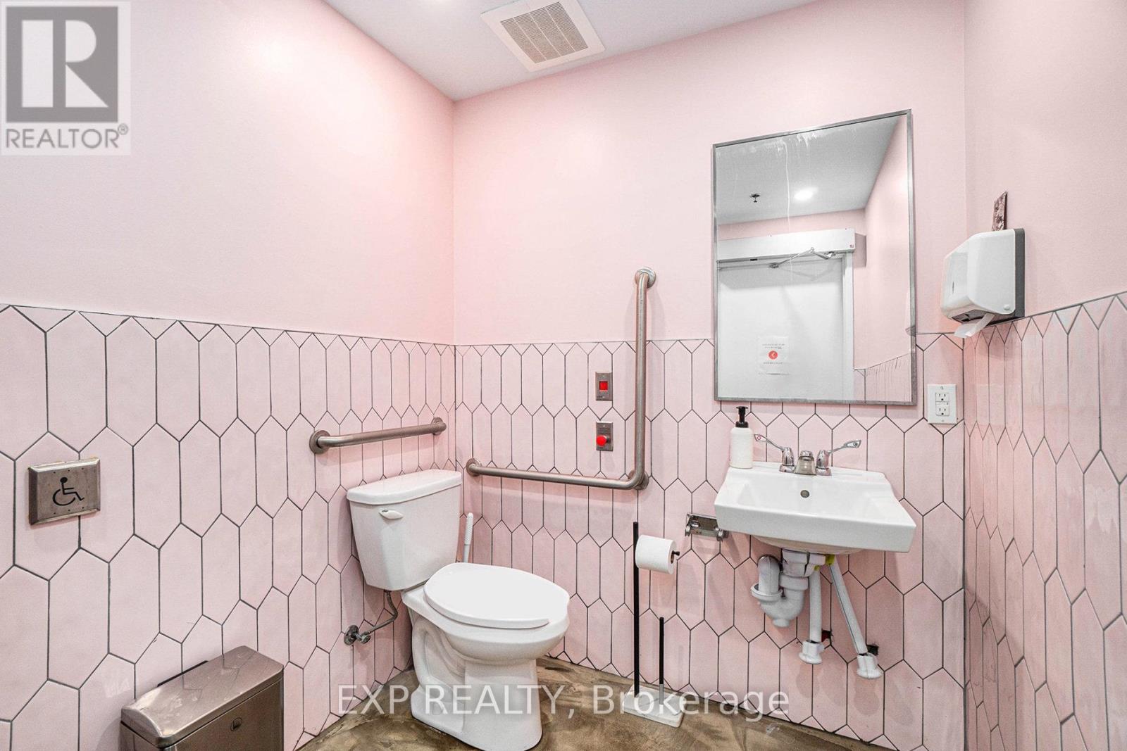 D2 - 782 Eagleson Road Property Photo 24