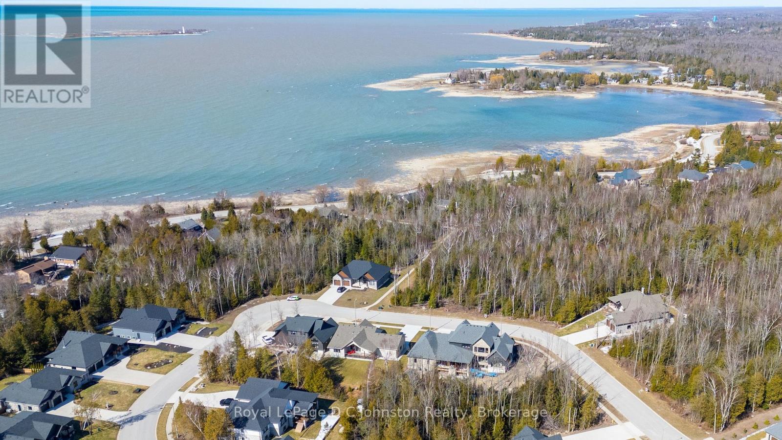 13 Lakeside Woods Crescent Property Photo 2