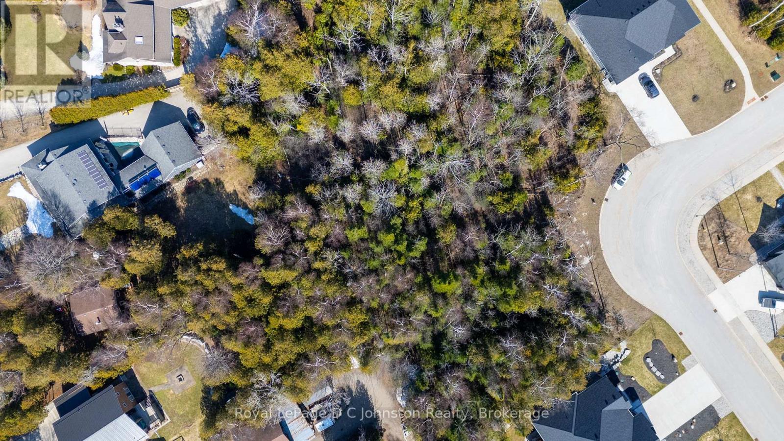 13 Lakeside Woods Crescent Property Photo 6