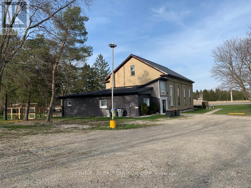 14310 Ilderton Road Property Photo 5