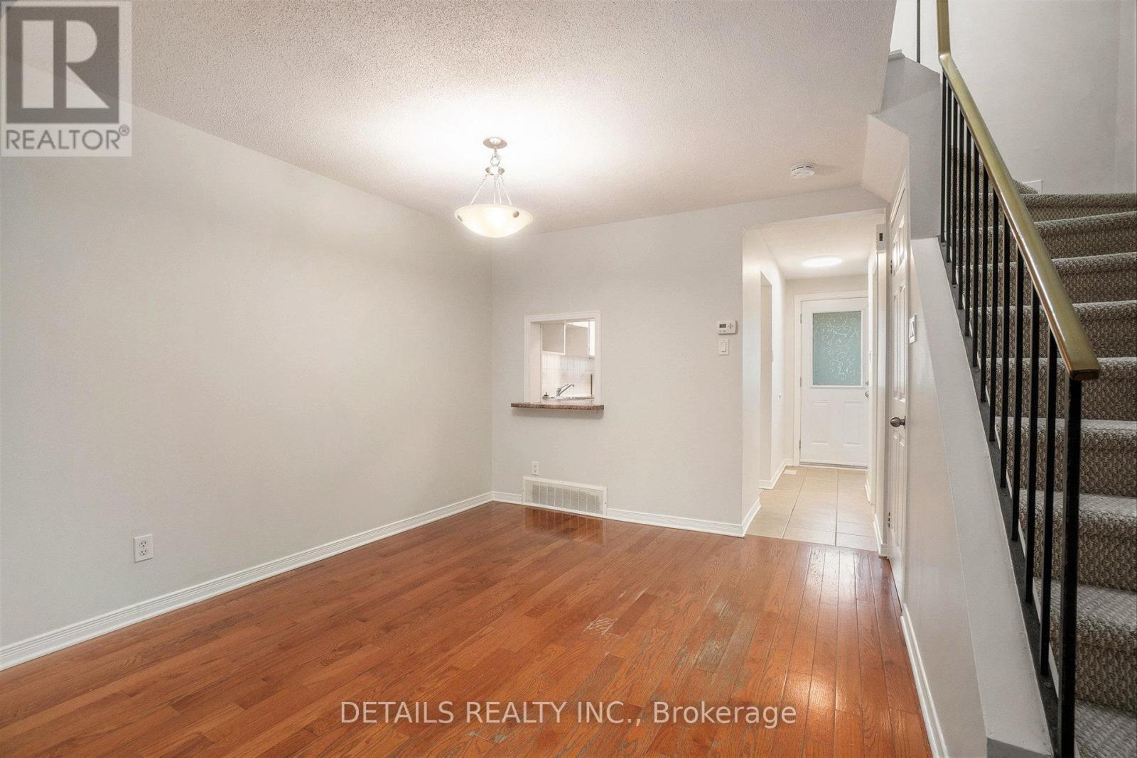 D - 144 Valley Stream Drive Property Photo 8