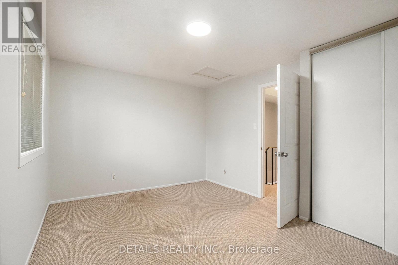 D - 144 Valley Stream Drive Property Photo 13