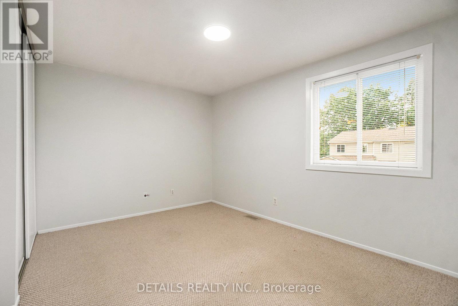 D - 144 Valley Stream Drive Property Photo 14