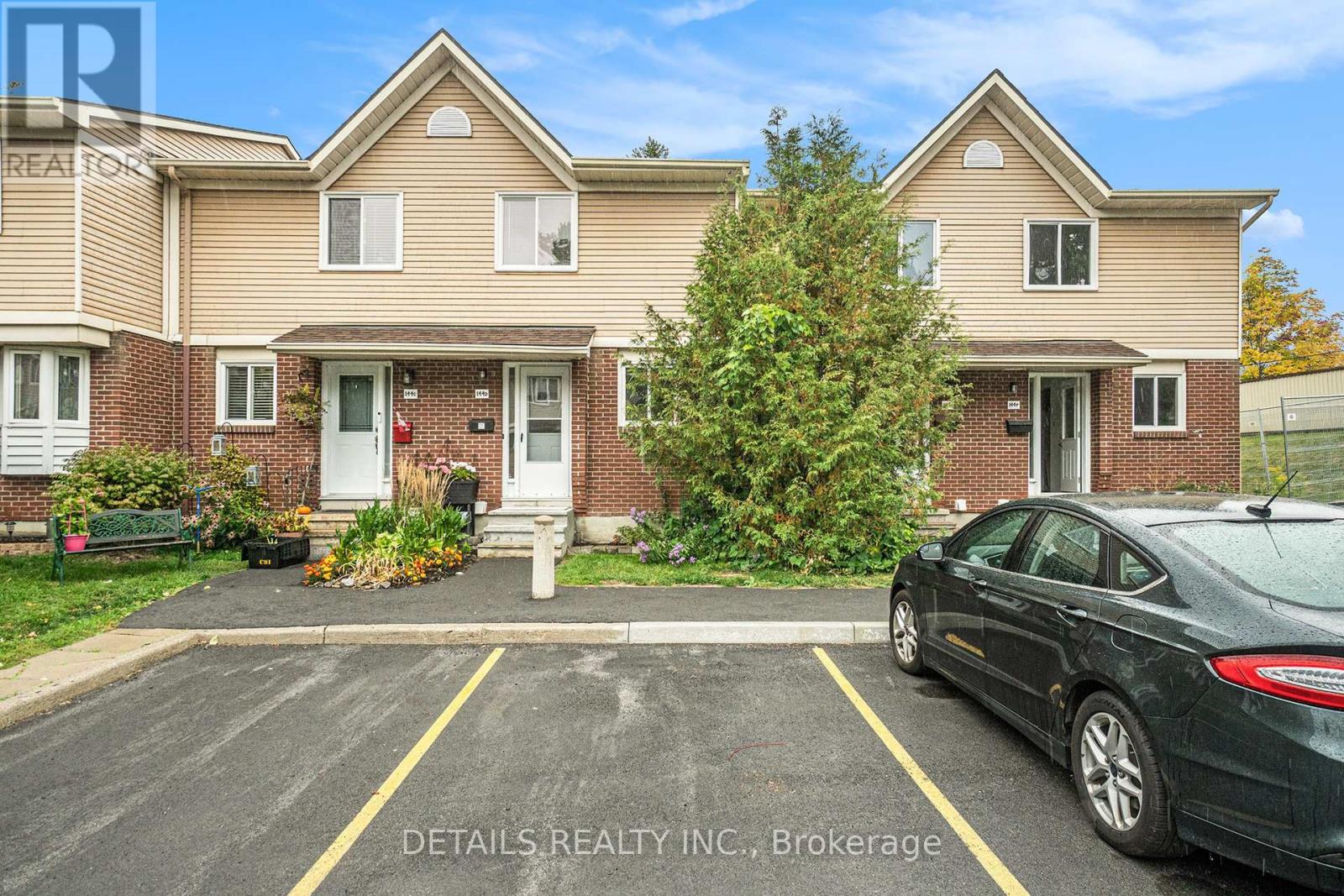 D - 144 Valley Stream Drive Property Photo 20