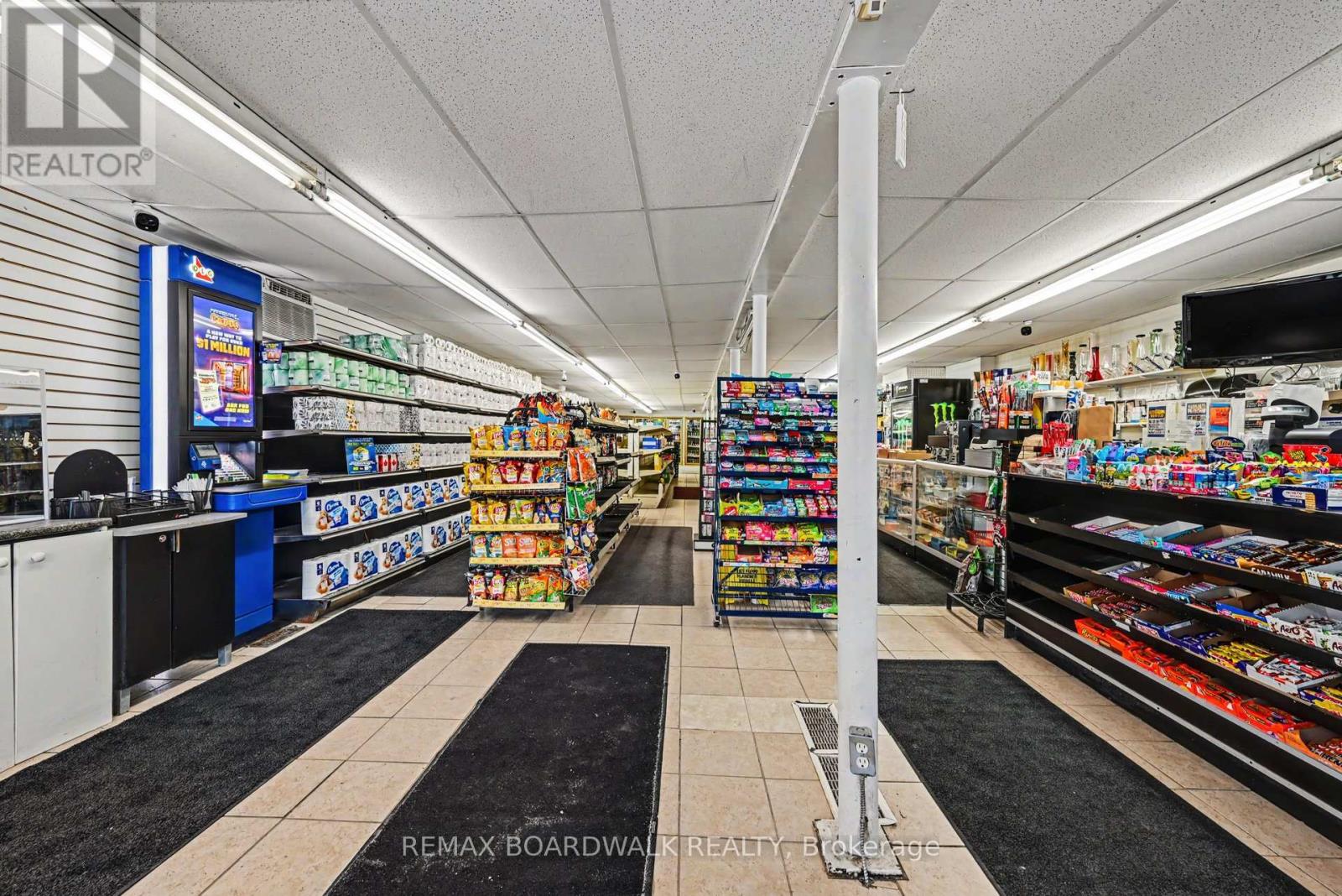 40 Jolliet Avenue Property Photo 8