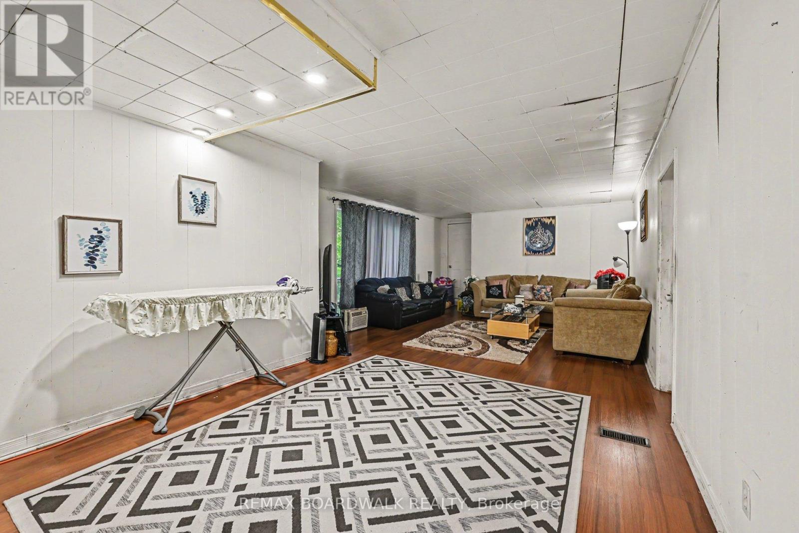 40 Jolliet Avenue Property Photo 11