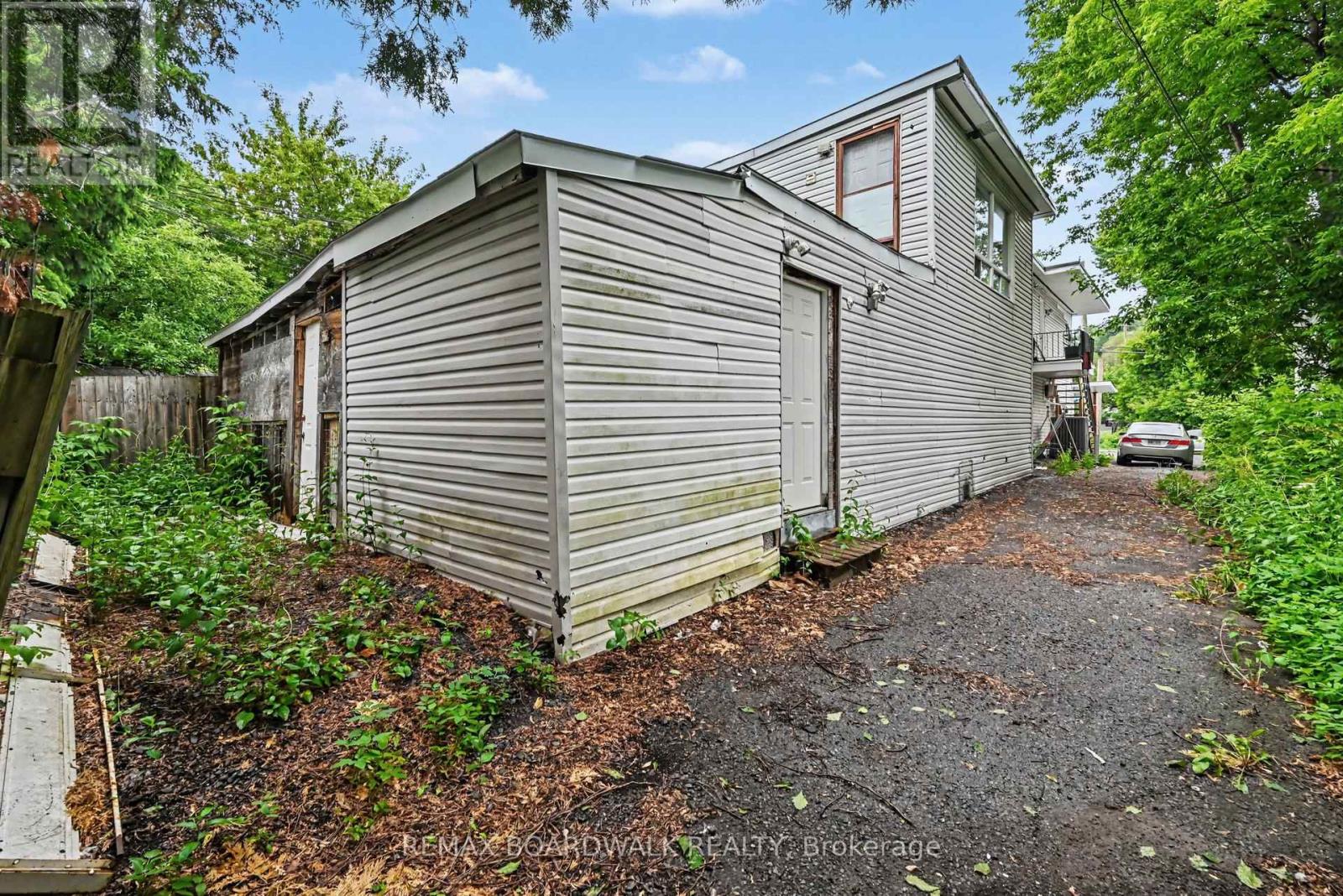 40 Jolliet Avenue Property Photo 15