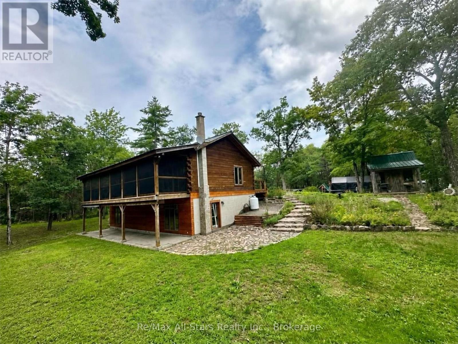 7140 Highway 28 Property Photo 1