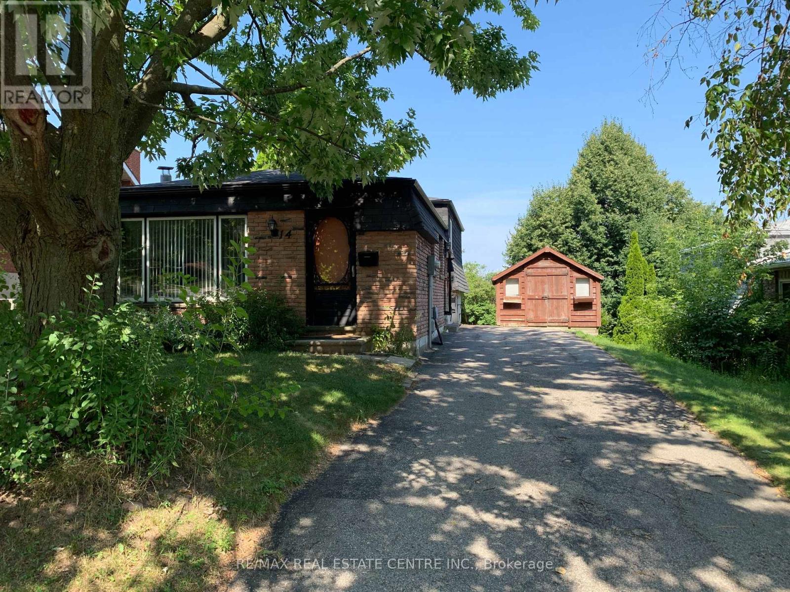 14 SANDSPRINGS CRESCENT