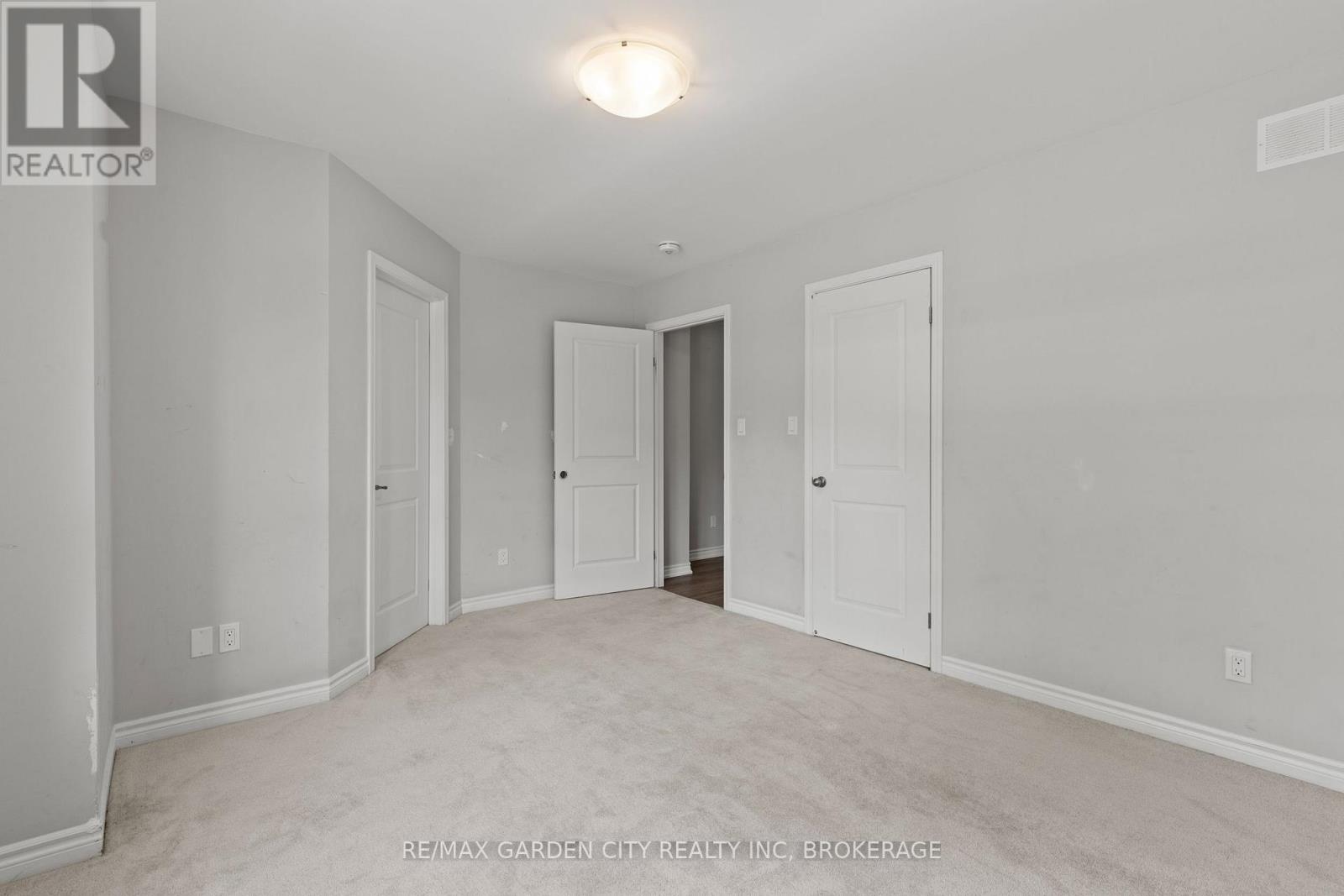 8 - 182 Broadway Lane Property Photo 14