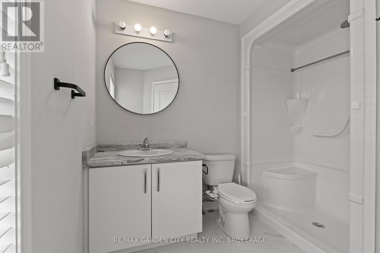 8 - 182 Broadway Lane Property Photo 16