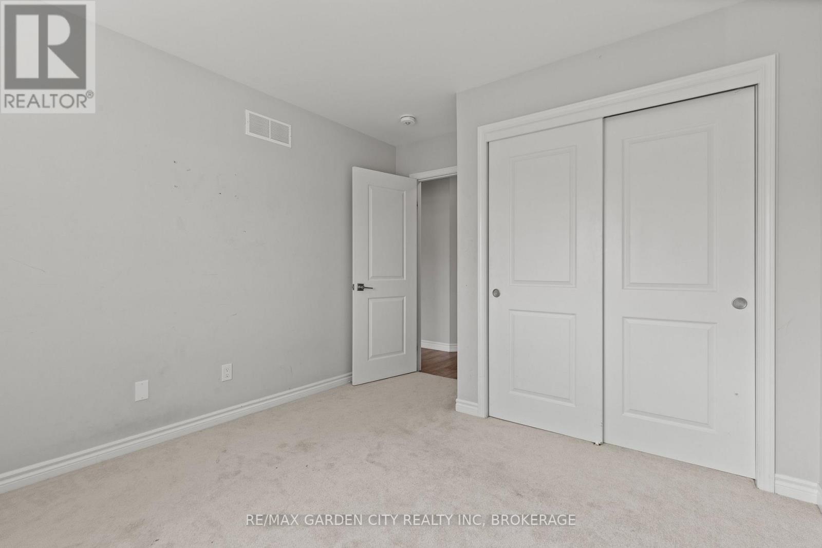 8 - 182 Broadway Lane Property Photo 18