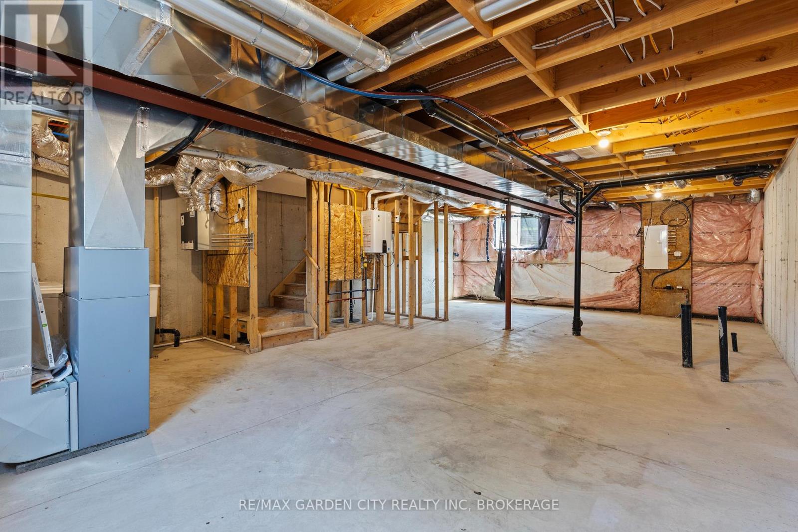 8 - 182 Broadway Lane Property Photo 24