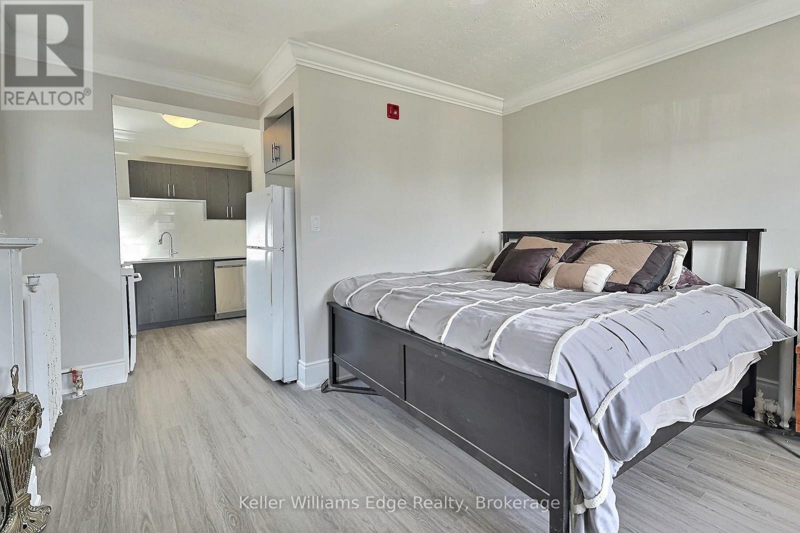 5 - 8 Tisdale Street S Property Photo 3
