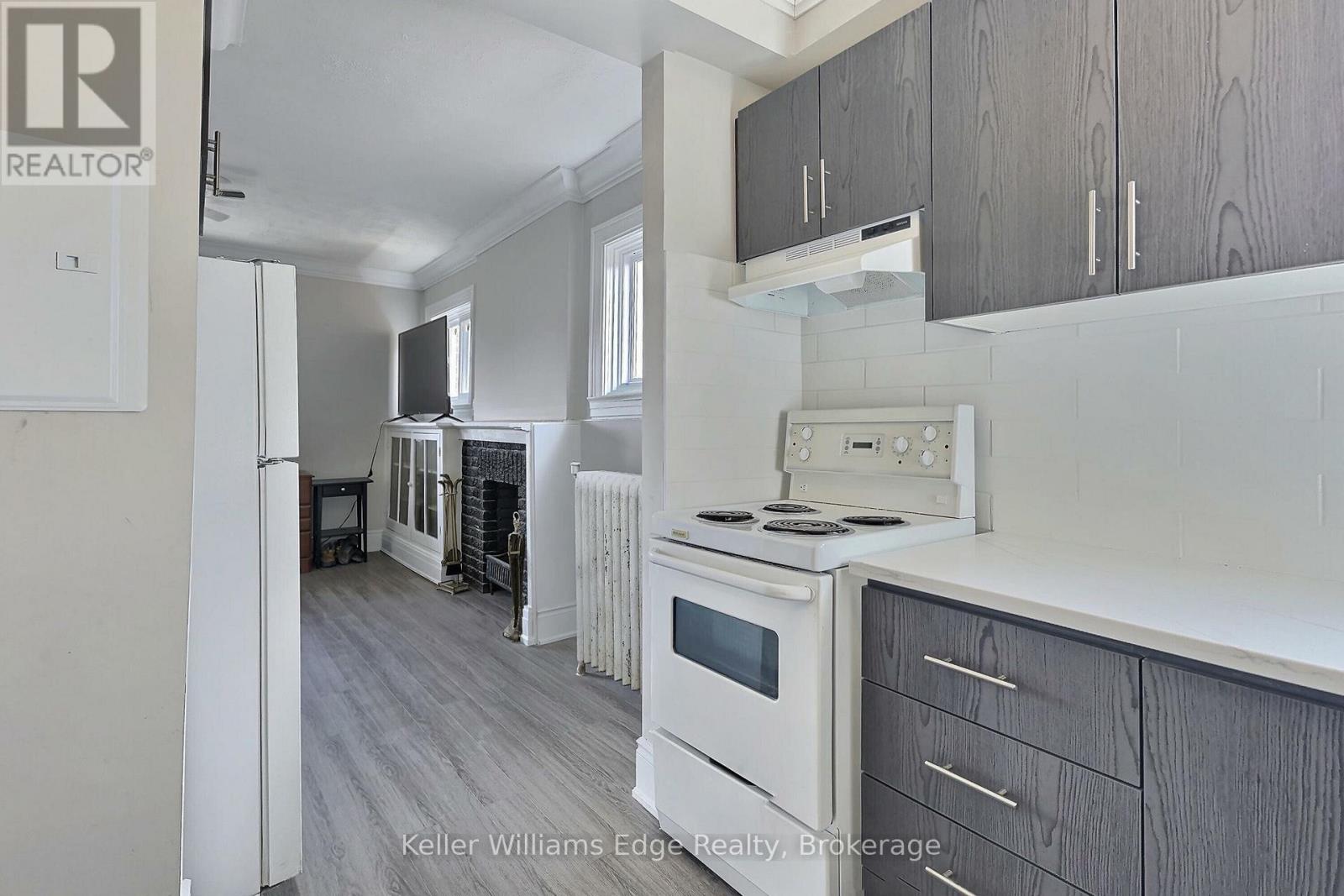 5 - 8 Tisdale Street S Property Photo 4