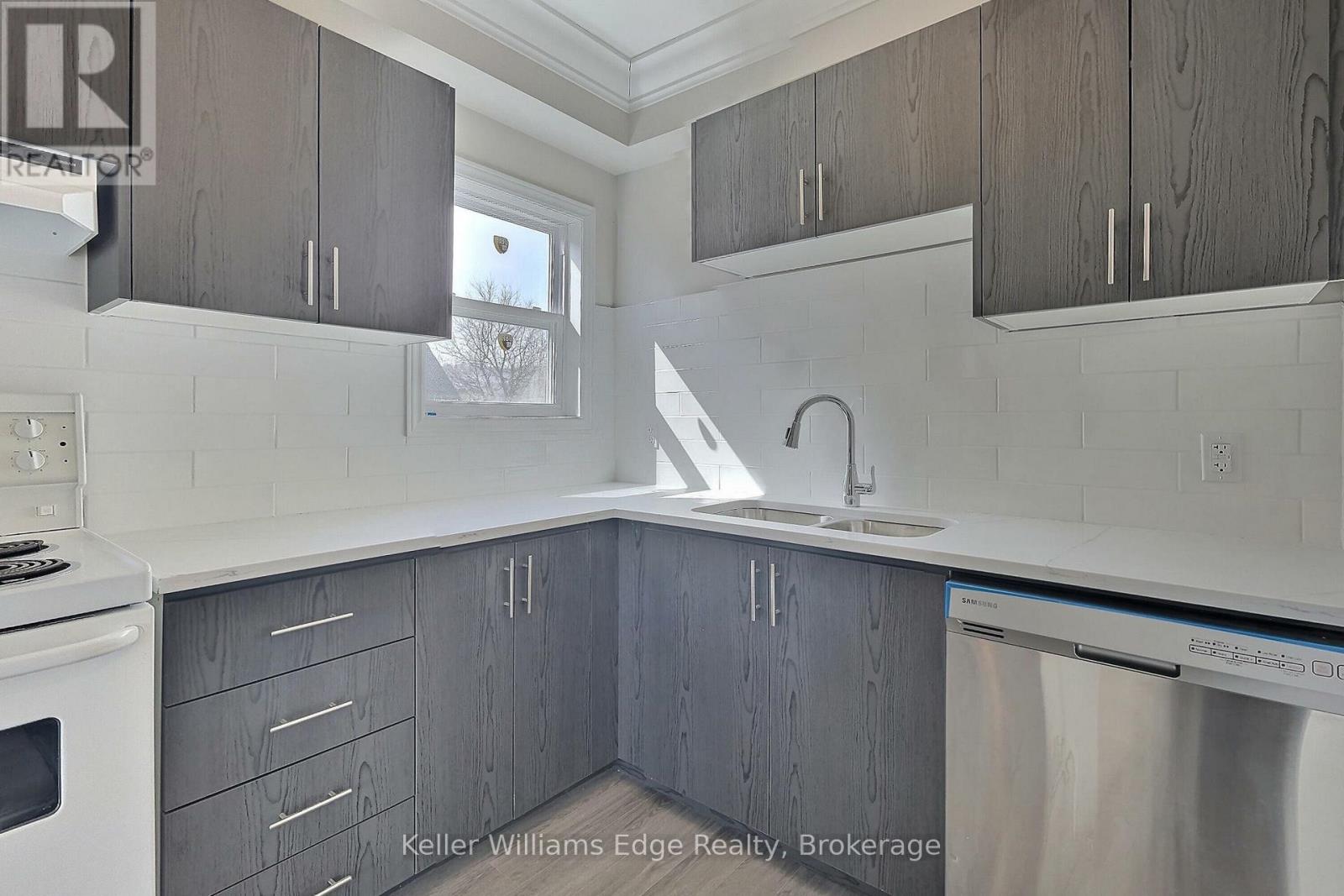 5 - 8 Tisdale Street S Property Photo 5