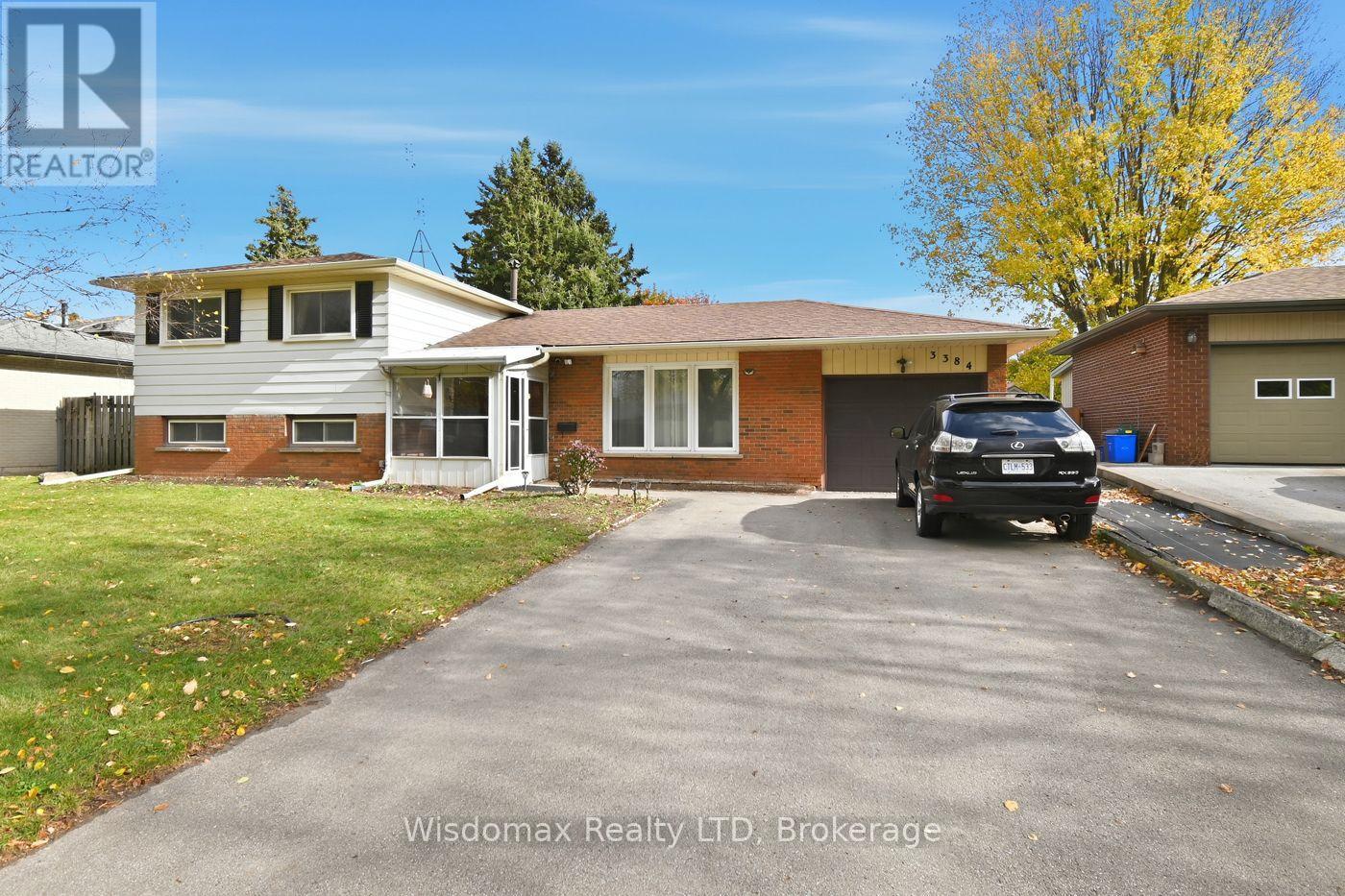 3384 Baker Crescent Property Photo 1