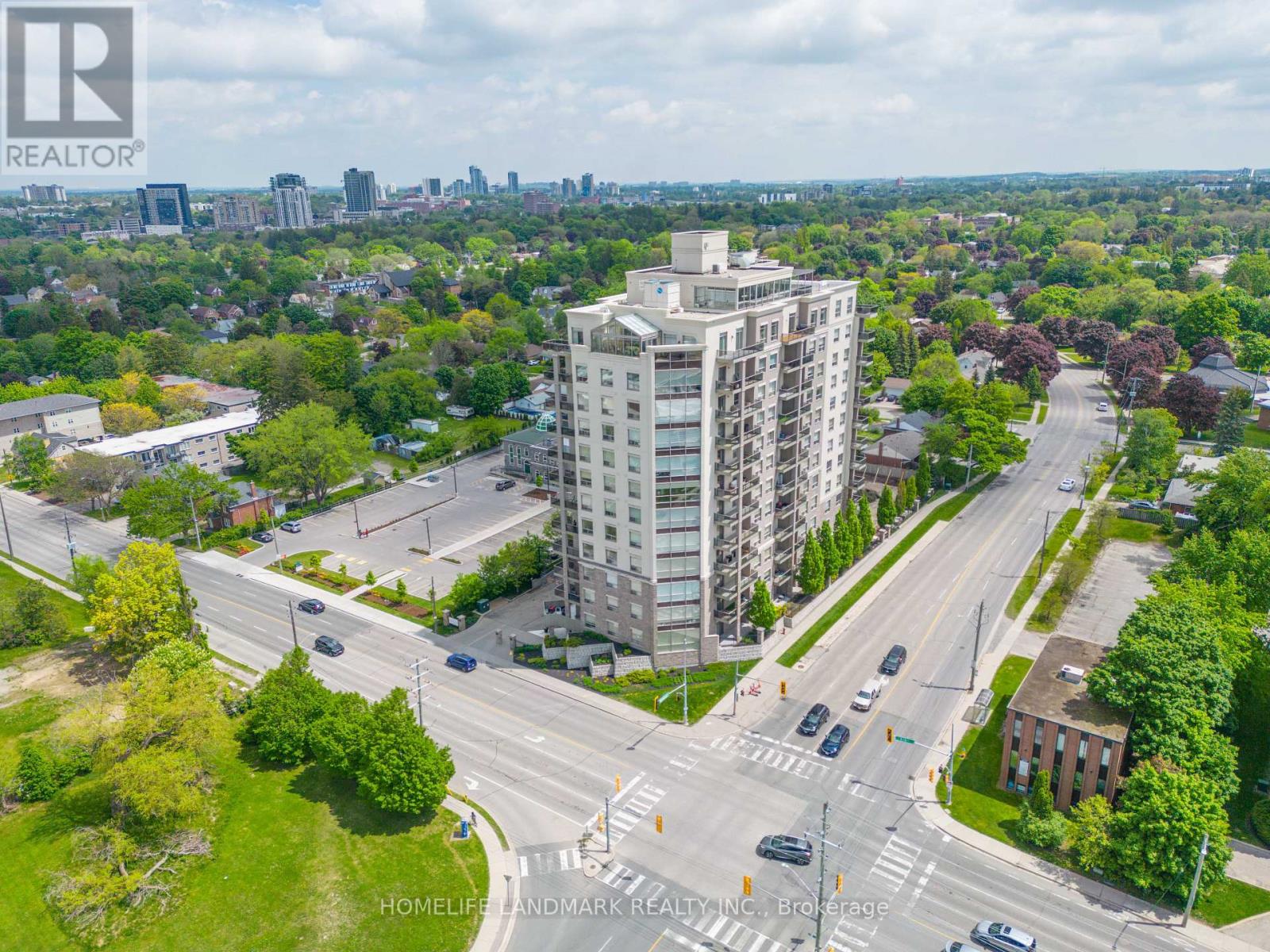 405 - 223 ERB STREET W